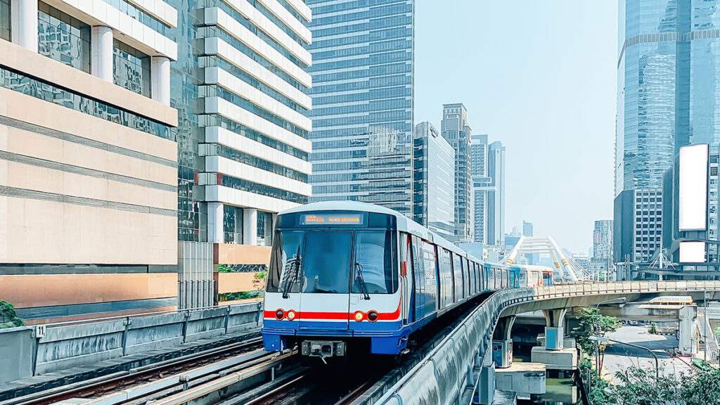 light rail train